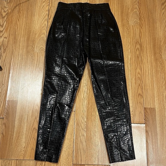 BooHoo Women's Croc Faux Leather Pleated Ankle Pants Black Sz 10 Gothic Chic - Picture 4 of 9